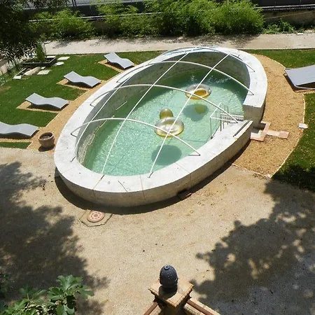 Oda ve Kahvaltı Manoir De La Bastide *